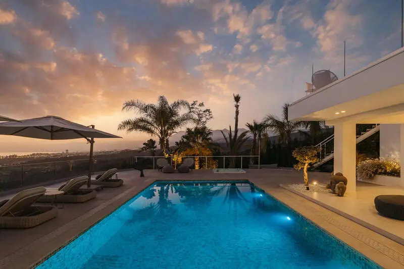 Villa de Lujo 4 Dormitorios El Rosario Málaga