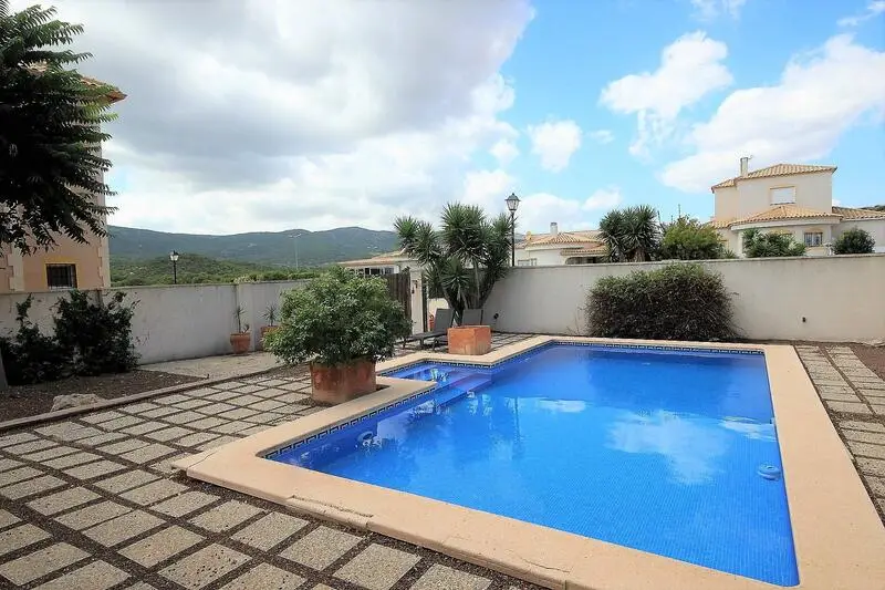 Villa en Venta Castalla 4 Dormitorios 3 Baños Piscina Privada