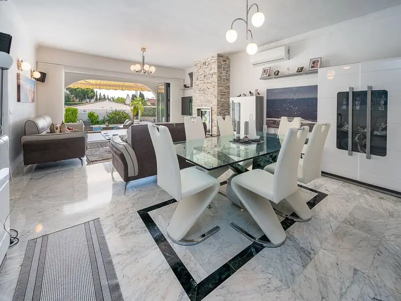 Chalet 4 dormitorios 3 baños El Chaparral Mijas Malaga