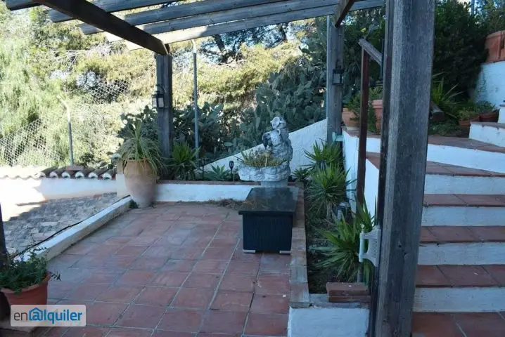 Alquiler Casa Amueblada Los Pinos: Lujo y Naturaleza