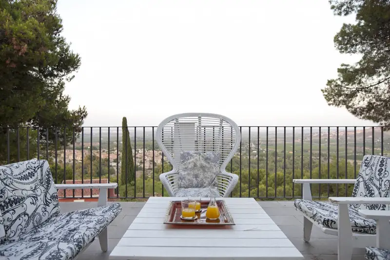 Chalet en Venta en Chiva Valencia con Piscina y Vistas al Mar