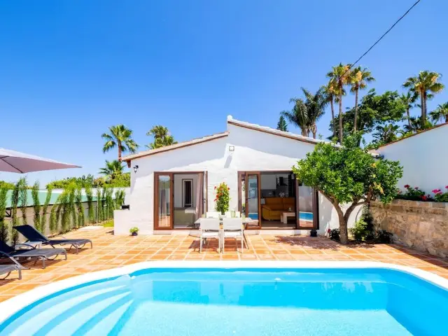Casa Villa 2 Dormitorios Malaga Piscina Privada Familia Wifi