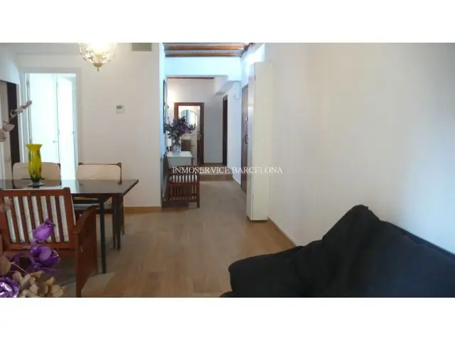 Piso 4 habitaciones Barcelona Centro Reformado