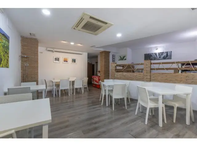 Local Comercial en Ogíjares: Inversión Segura