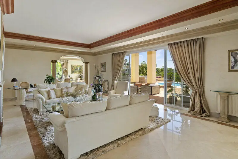 Villa de Lujo en El Paraiso Alto 5 Dormitorios