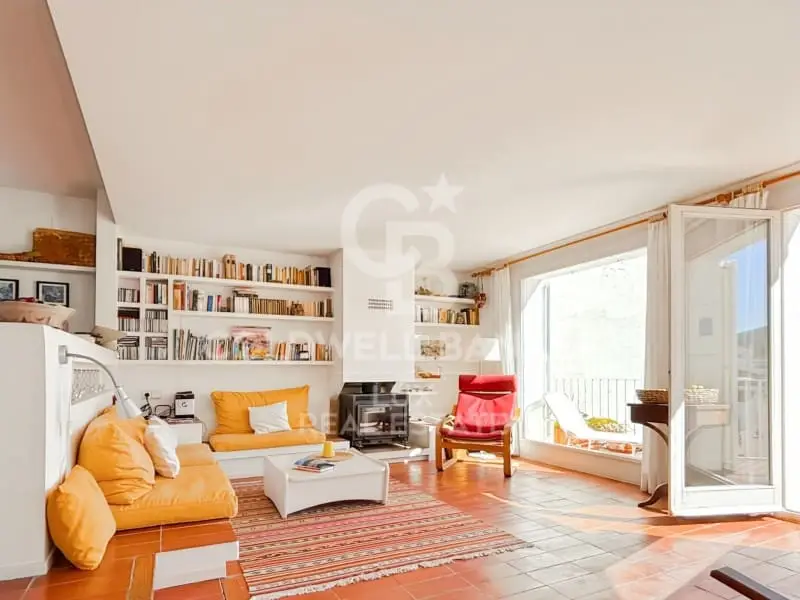 Apartamento en venta Cadaqués Girona con vistas al mar