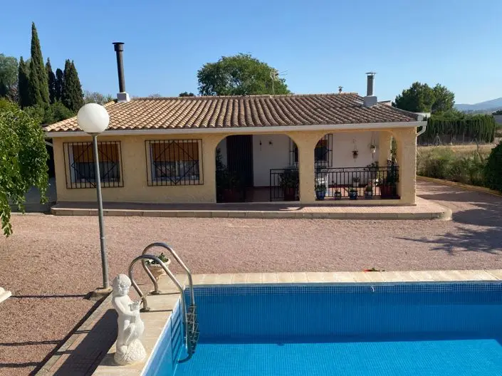 Villa 5 Dormitorios Sax Elda Piscina