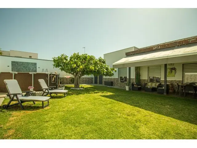 Chalet 150m2 Parcela 500m2 4 Dormitorios Piscina Barbacoa