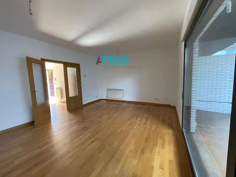 Casa en Venta en Burgos Ciudad: Amplia vivienda familiar con garaje y bodega