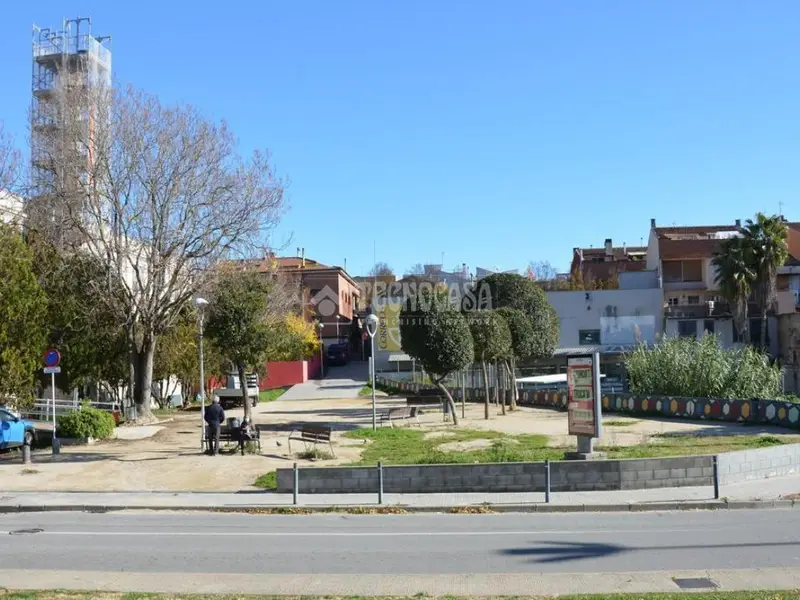 Solar Edificable en Centro de Rubí 73m²