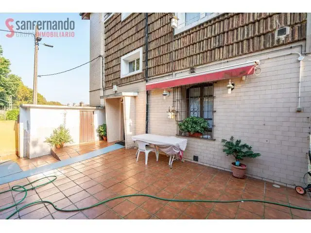 Piso en Calle Campogiro con Garaje y Jardin