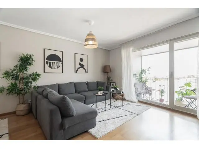 Moderna Vivienda 3 Dormitorios Pamplona Edificio Carrefour
