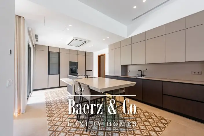 5 Bed Villa for sale