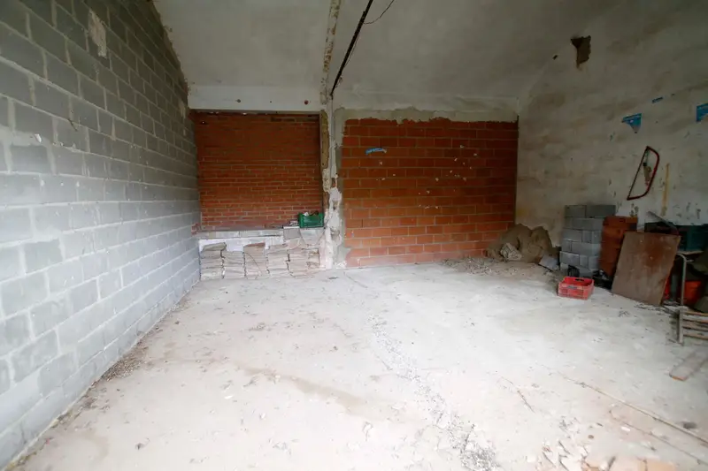 Venta Solar Valdelacalzada con Almacén