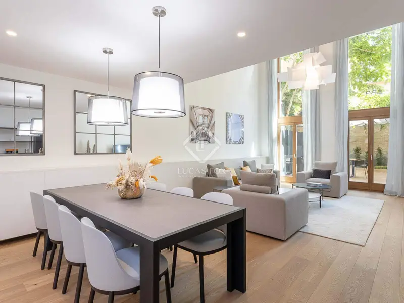 Dúplex de Lujo en Barcelona Centro 3 Dormitorios Jardín Privado
