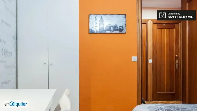 Habitación en piso de 5 habitaciones cerca Universidad Alcalá de Henares