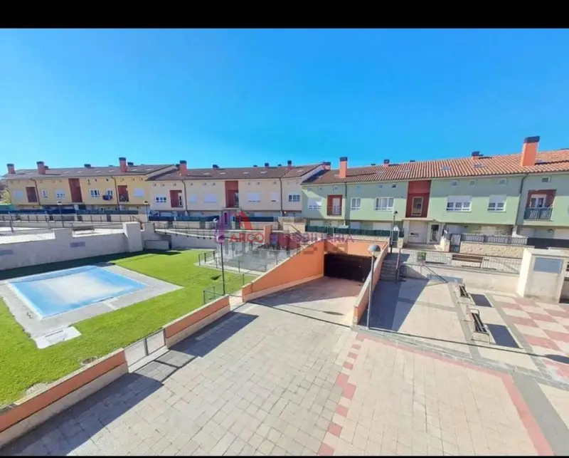 Dúplex en Venta Cogollos Burgos Piscina Garaje 3 Dormitorios