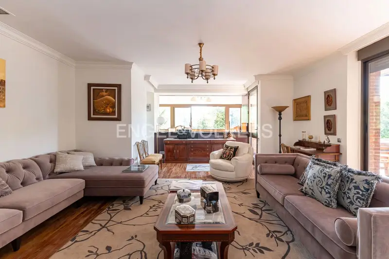 Chalet en venta Madrid 885m2 9 habitaciones Jardin Piscina
