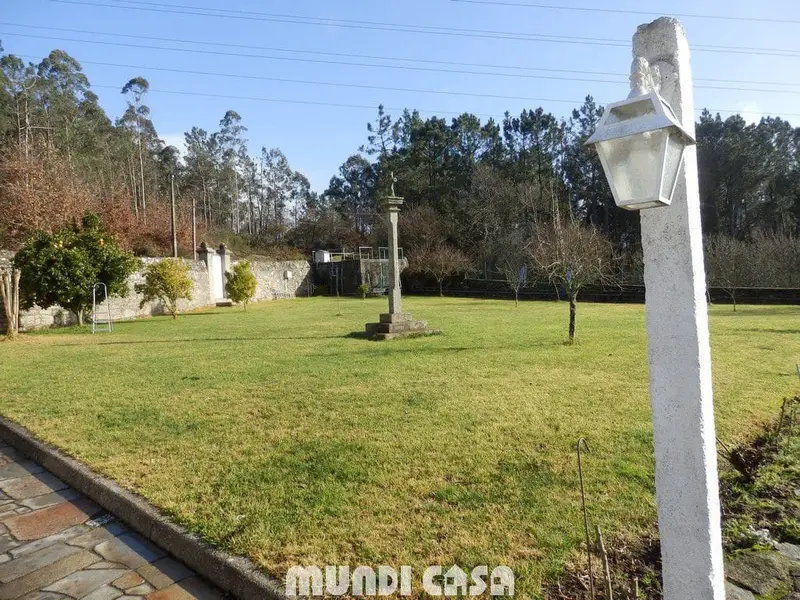 Casa Solariega en Padrón con Piscina y 15000m2 de Terreno