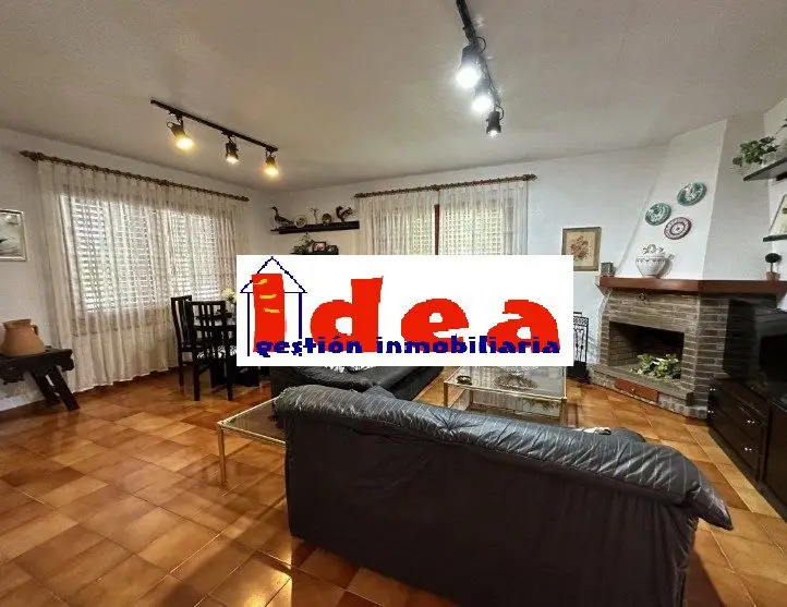 Chalet con garaje en Benicasim