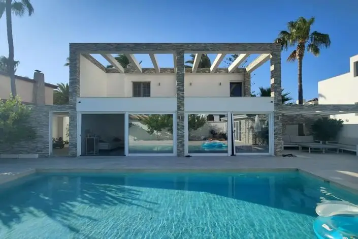 Villa 4 Dormitorios La Zenia Cerca Playa