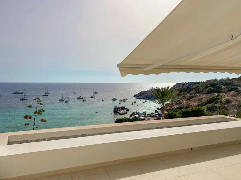 Atico en Cala Tarida Ibiza con Vistas al Mar