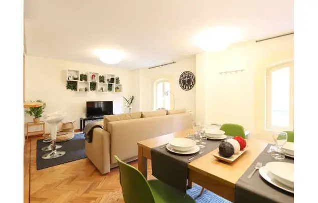 Rent 2 bedroom apartment of 70 m² in Madrid