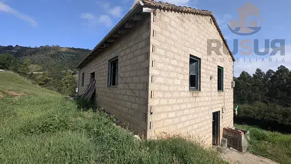 Cabaña Rústica con Vistas al Valle de Toranzo en Cantabria