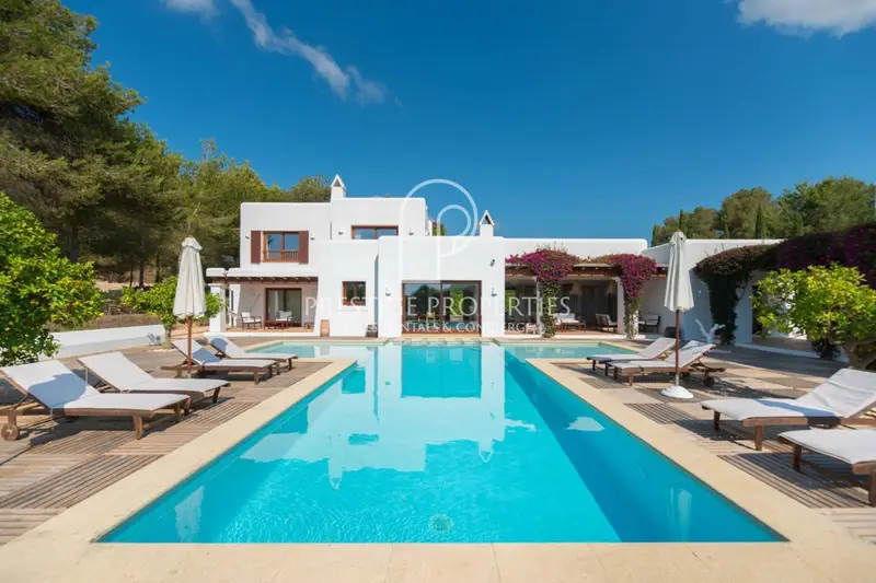 Finca Rural en Venta Santa Eulalia Ibiza 890m2 4 Suites Piscina