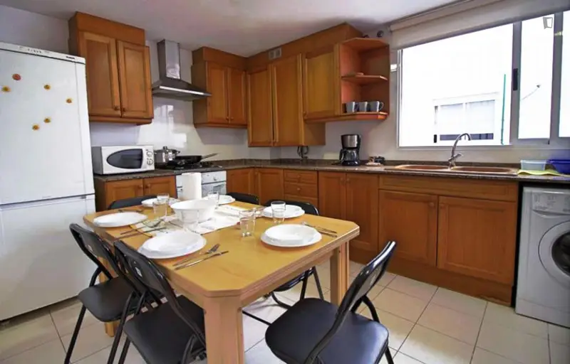 Habitacion Individual Piso Compartido 18-40 Anos