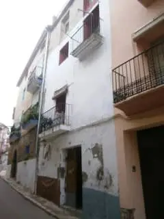 Piso de 155m2 con 7 habitaciones en Fabara