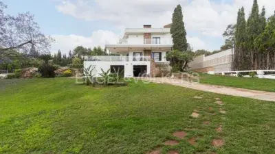 Chalet en Godella con Piscina y Cancha de Tenis