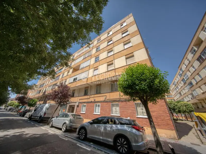 Piso en Venta Barrio de la Rubia Valladolid 3 habitaciones 1 baño