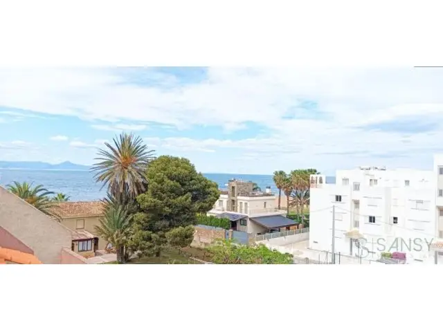 Atico en Venta en Denia con Vistas al Mar