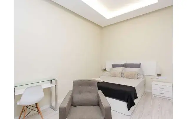 Estudio Moderno en Almagro Madrid