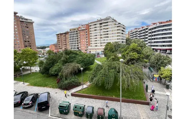 Apartamento 3 Dormitorios Pamplona 84m2 Terraza