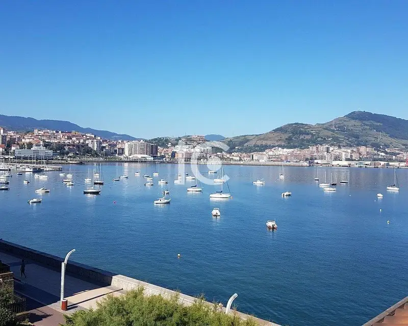 Venta Piso Soleado Las Arenas Getxo 3 Dormitorios 3 Baños 2 Garajes