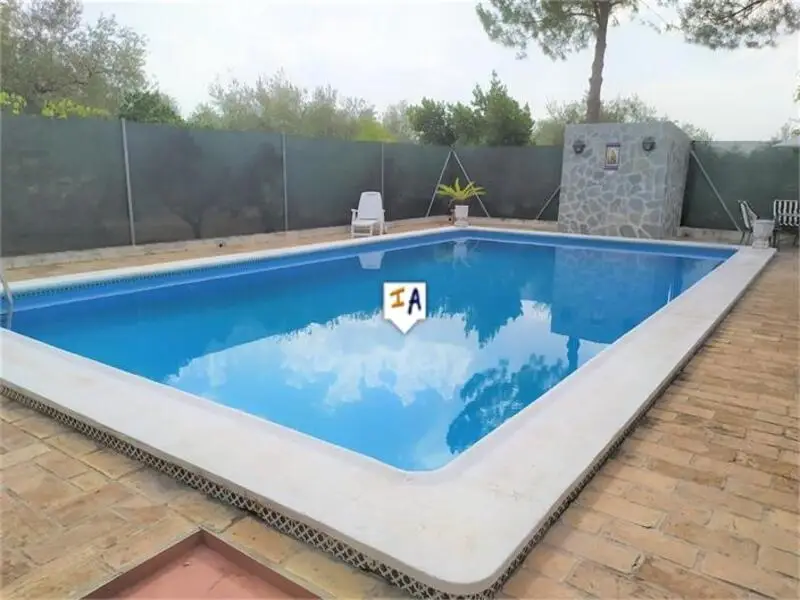 Chalet 4 Dormitorios Puente Genil Gran Terreno Piscina