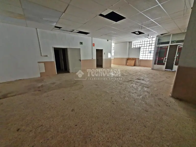 Local comercial en venta en Calle del Monasterio de Poblet