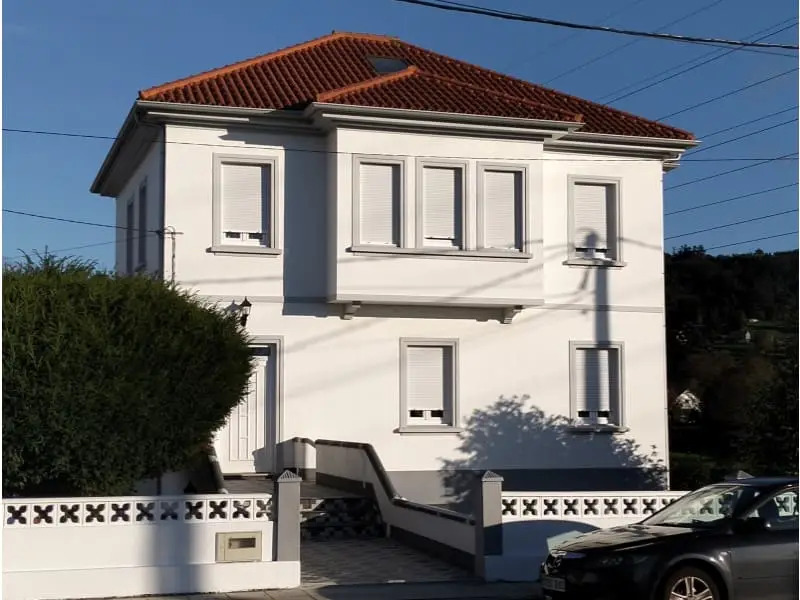 Chalet en Venta en Neda A Coruna con Piscina y Garaje