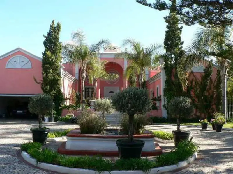 Villa de Lujo en Guadalmina Baja con Vistas al Mar
