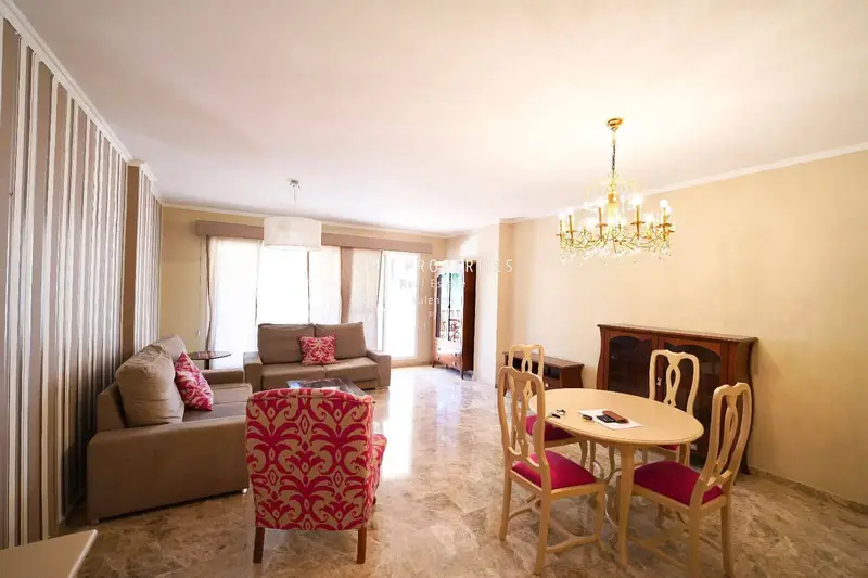 Chalet en Venta en Bétera para Familias con Jardín y Piscina