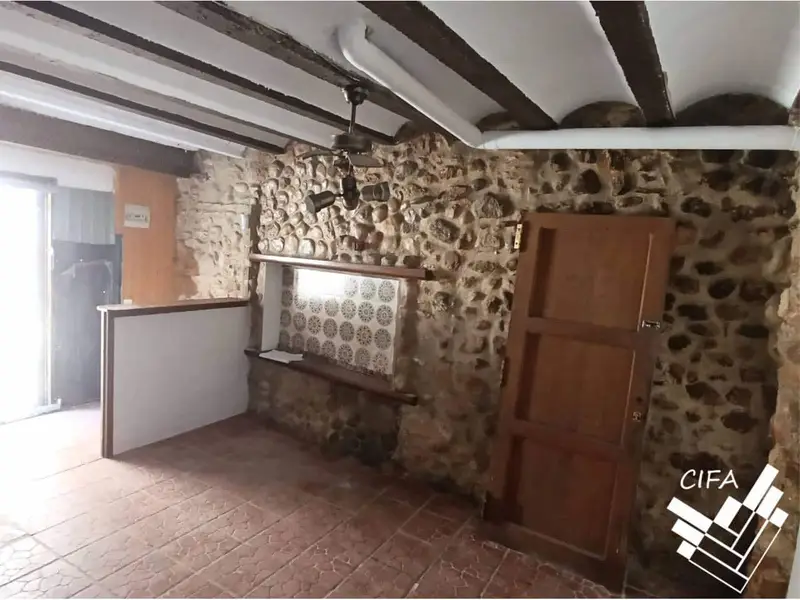 Casa en venta en Benicarl
cuatro plantas para reformar