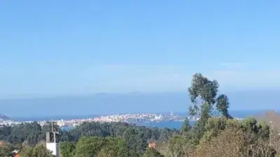 Chalet en venta en Oleiros 309m2 con piscina y finca de 1000m2