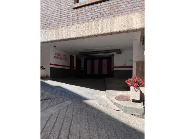 Plaza de Parking en Venta Av Pas dArró Acceso 24 7