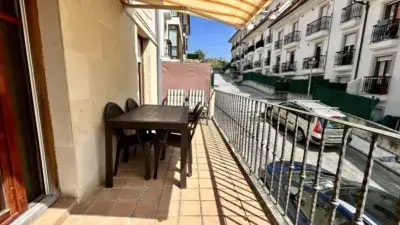 Bajo con Terraza en Limpias - Amueblado con Garaje y Trastero