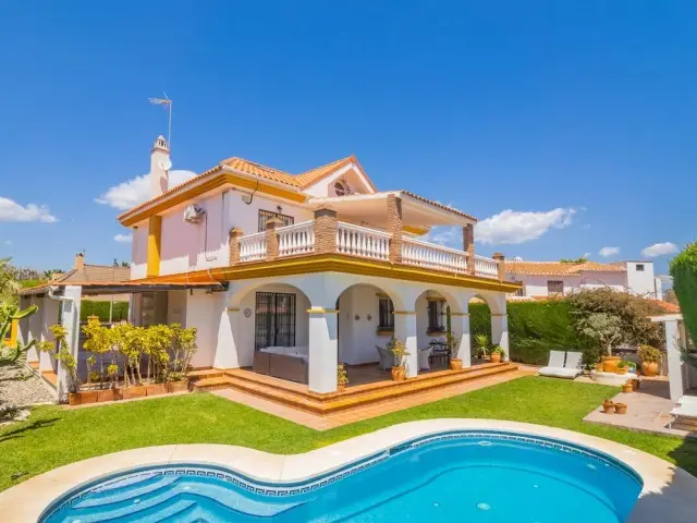 Casa Villa Lujo 5 Dormitorios Piscina Climatizada Malaga