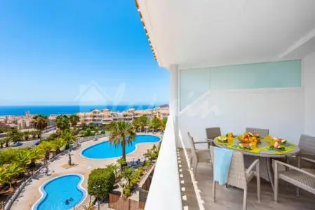 Atico 3 Dormitorios Los Cristianos Vistas al Mar Piscina Garaje