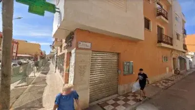 Piso en venta en Calle de las Flores, cerca de Calle del Sol