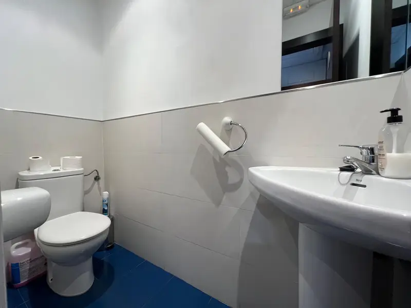 Venta Local Comercial Lujoso Aviles Peluqueria Equipada
